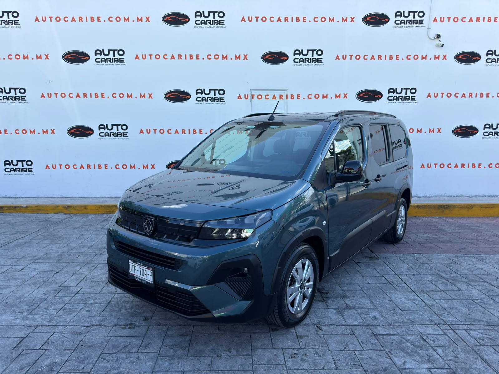 Foto 1 de 3 — 2026 Peugeot Rifter ALLURE 7PAX