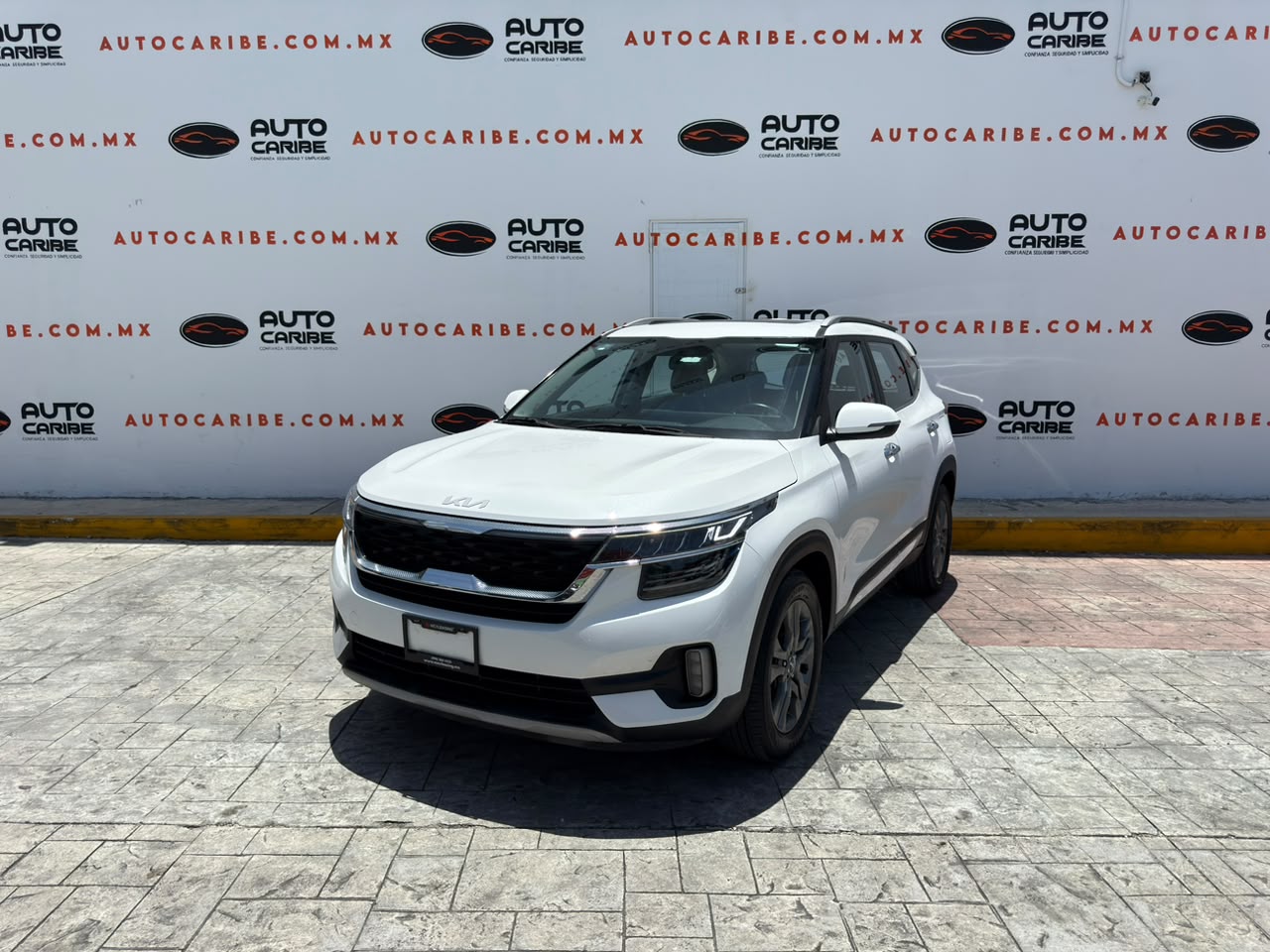 Foto 1 de 3 — 2023 Kia Seltos