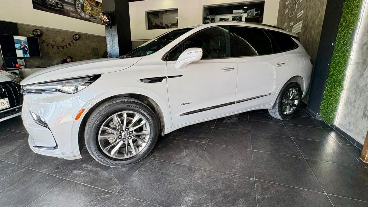 Foto 1 de 3 — 2023 Buick Enclave AVENIR V6 3.6L 7 PAX