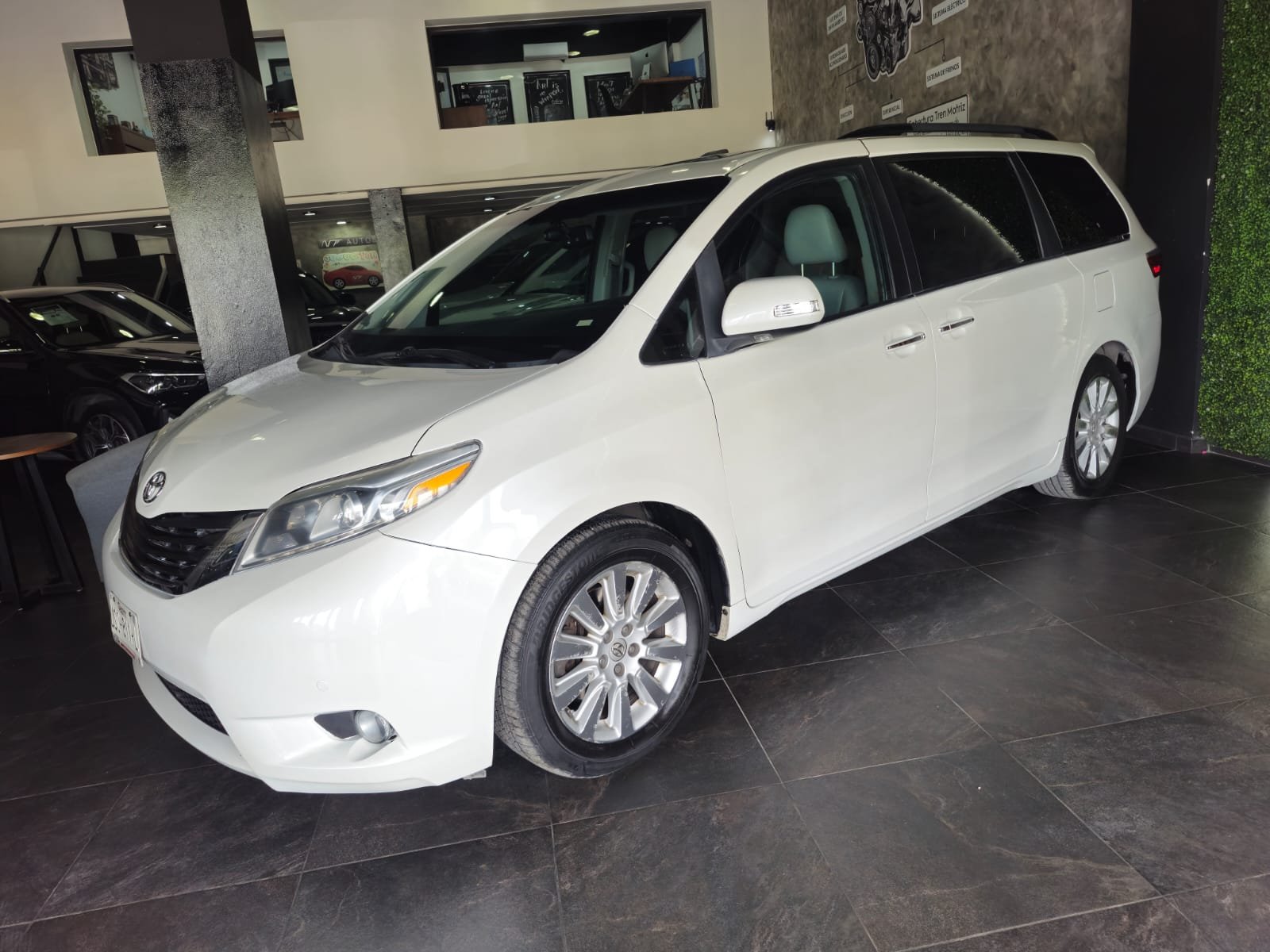 2015 Toyota Sienna LIMITED V6