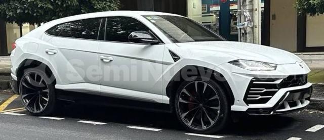 Foto 1 de 3 — 2019 Lamborghini Urus 4.0 L FSI Twin-Turbocharged V8