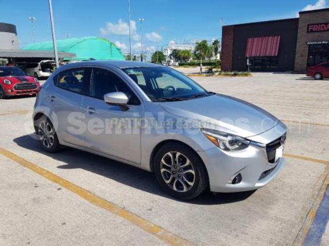 Foto 1 de 3 — 2018 Mazda Mazda2 Estándar