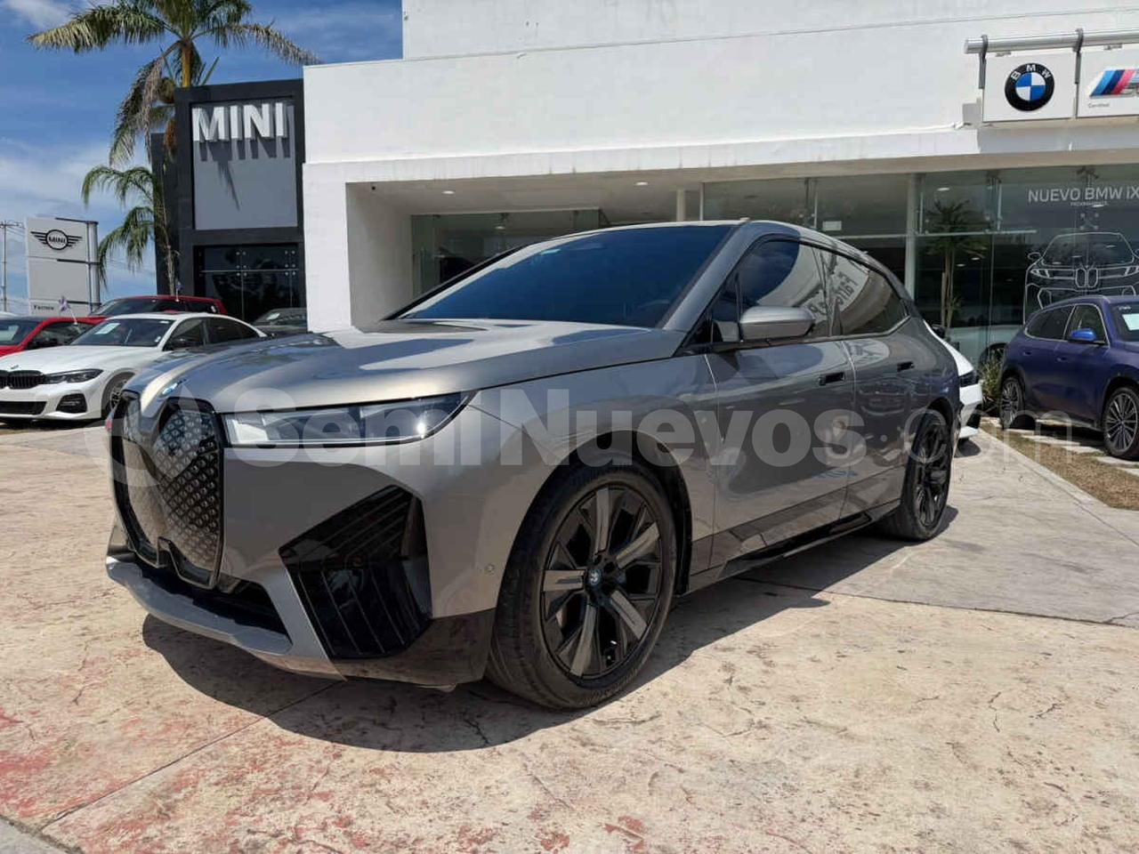 Foto 1 de 3 — 2025 BMW IX