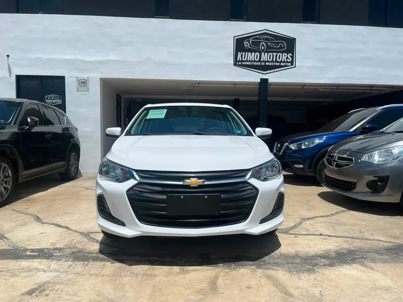 Foto 1 de 2 — 2022 Chevrolet Onix LS