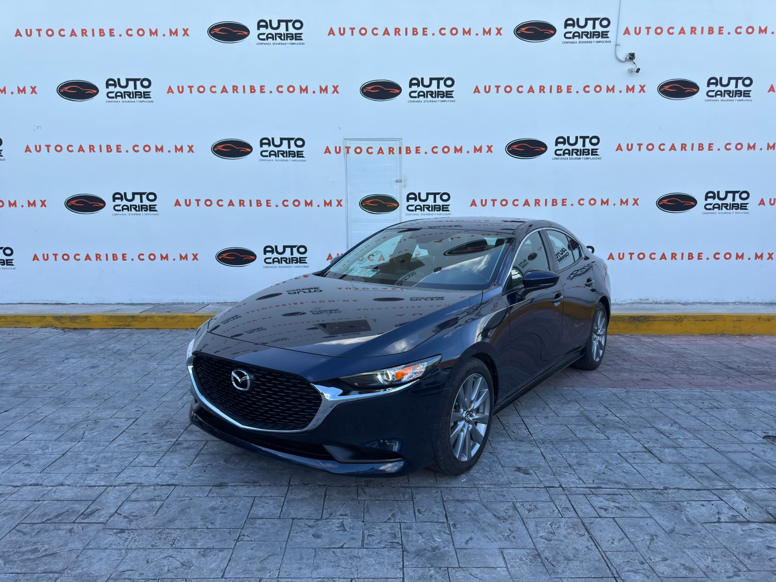 Foto 1 de 10 — 2023 Mazda Mazda3 I SPORT