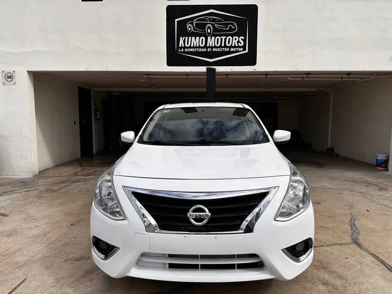 Foto 1 de 1 — 2019 Nissan Versa SENSE