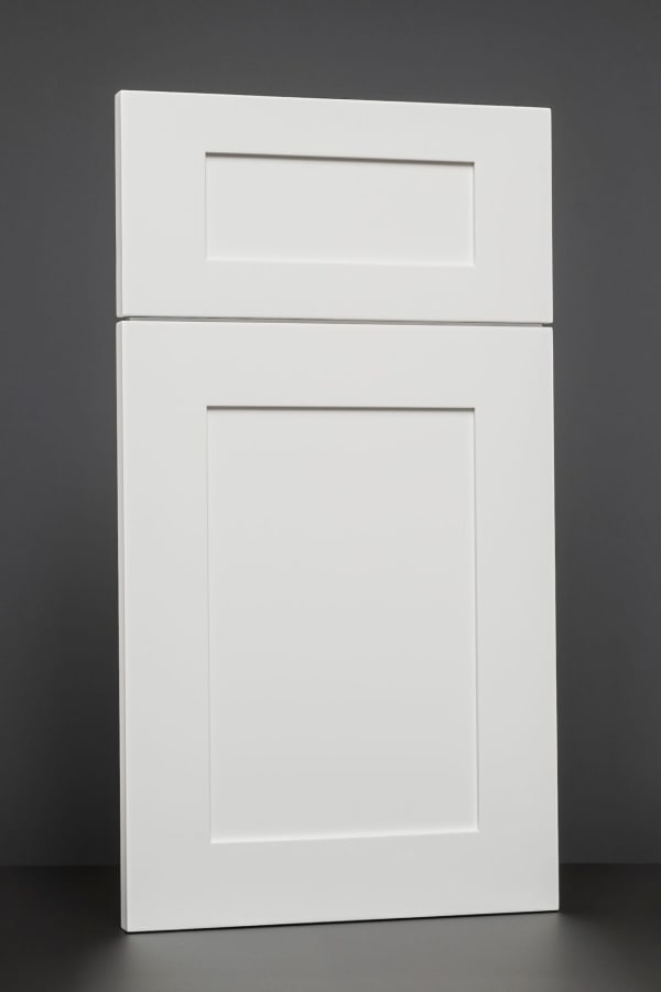 Shaker door, Painted · Chantilly Lace Matte