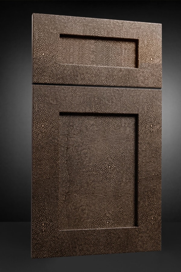 Shaker door, Leather · Pebble Shagreen