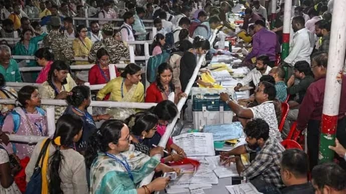 Bihar 2025 Result Day: Amid Sweets & Exit-Poll Whispers, EC Braces for Big Day
