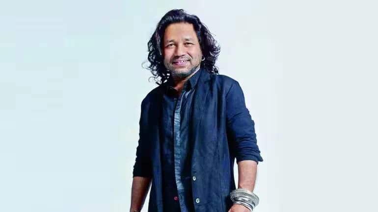 Kailash Kher Headlines Rajgir Sufi Music Festival, Enthralling Audiences in Bihar