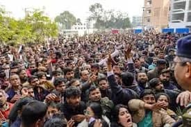 Crowds, Chaos and Candidate Complaints at Patna Exam Centres