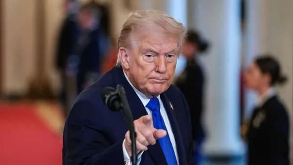US Begins 10% Tariff Collection as Administration Moves to Raise Import Duties