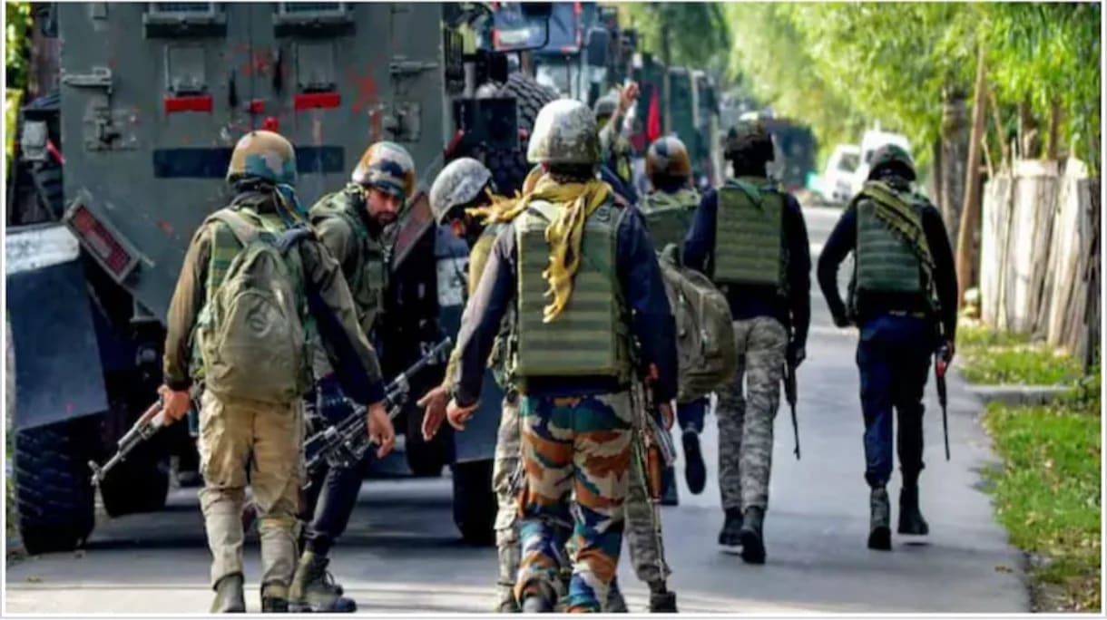 नियंत्रण रेखा पर हुए ब्लास्ट में दो जवान शहीद हो गए हैं