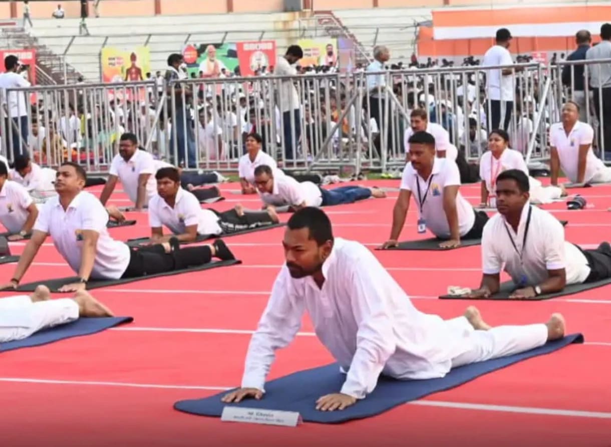 बिहार के स्वास्थ्य मंत्री का योग दिवस पर योगदान