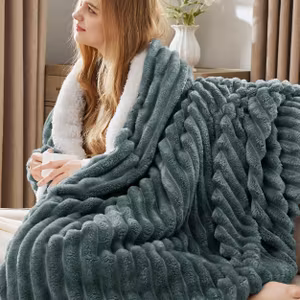 Bedsure Sherpa Fleece Throw Blanket