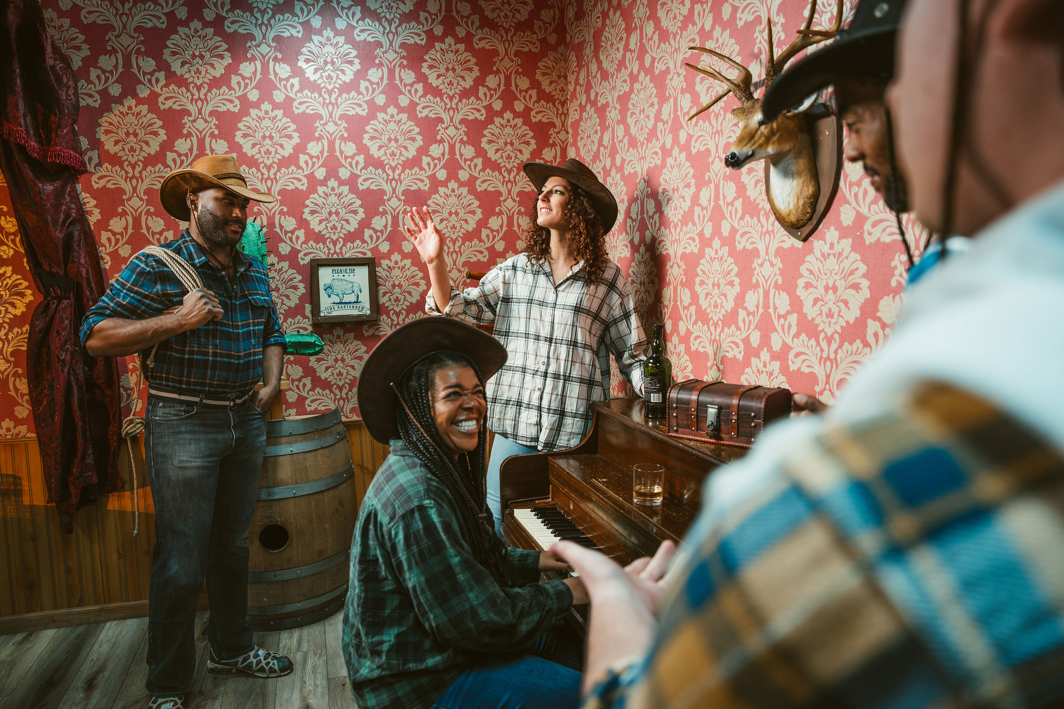 Saloon Feature 4