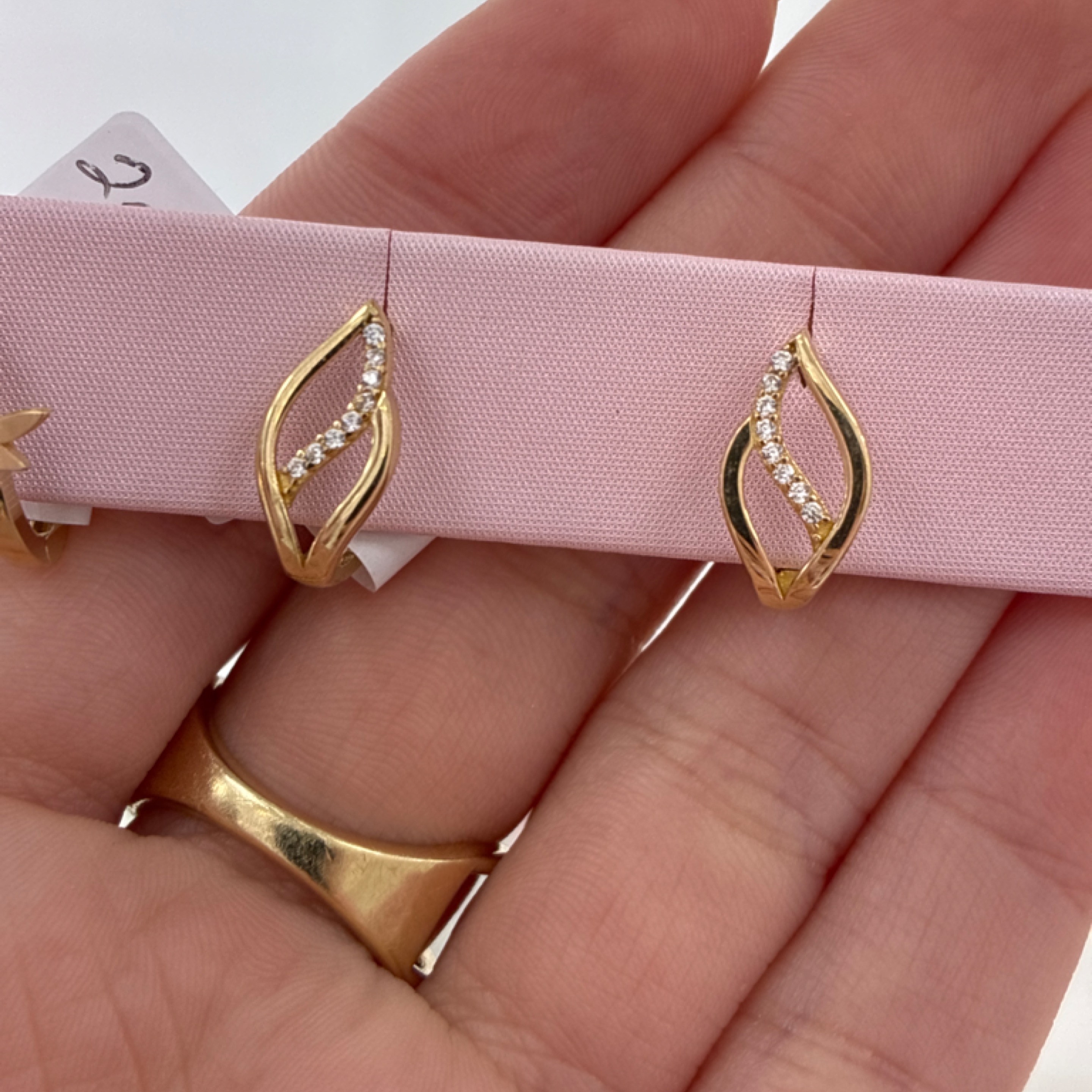Leaf earring hoop 14KT