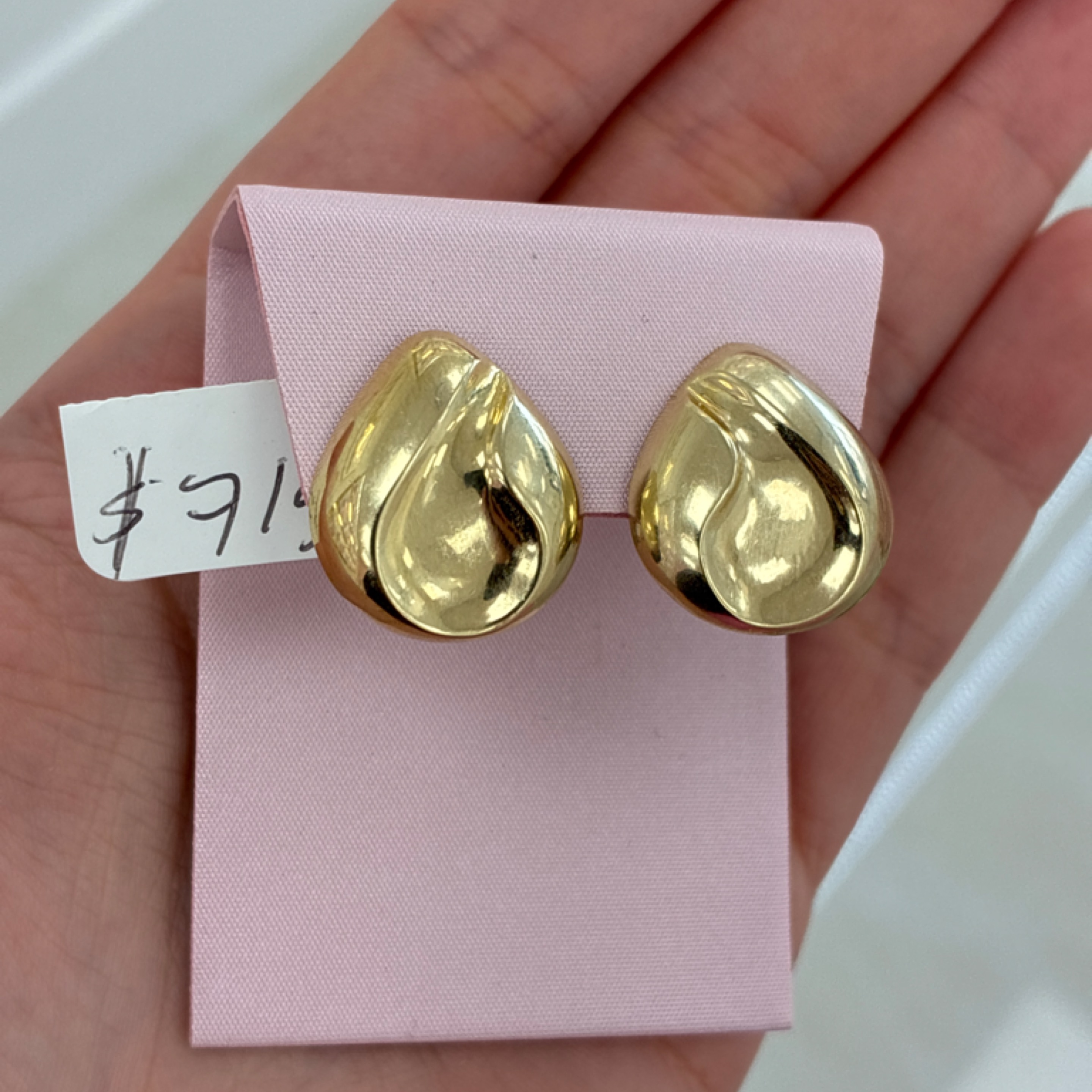 Omega closure drop earrings 10KT