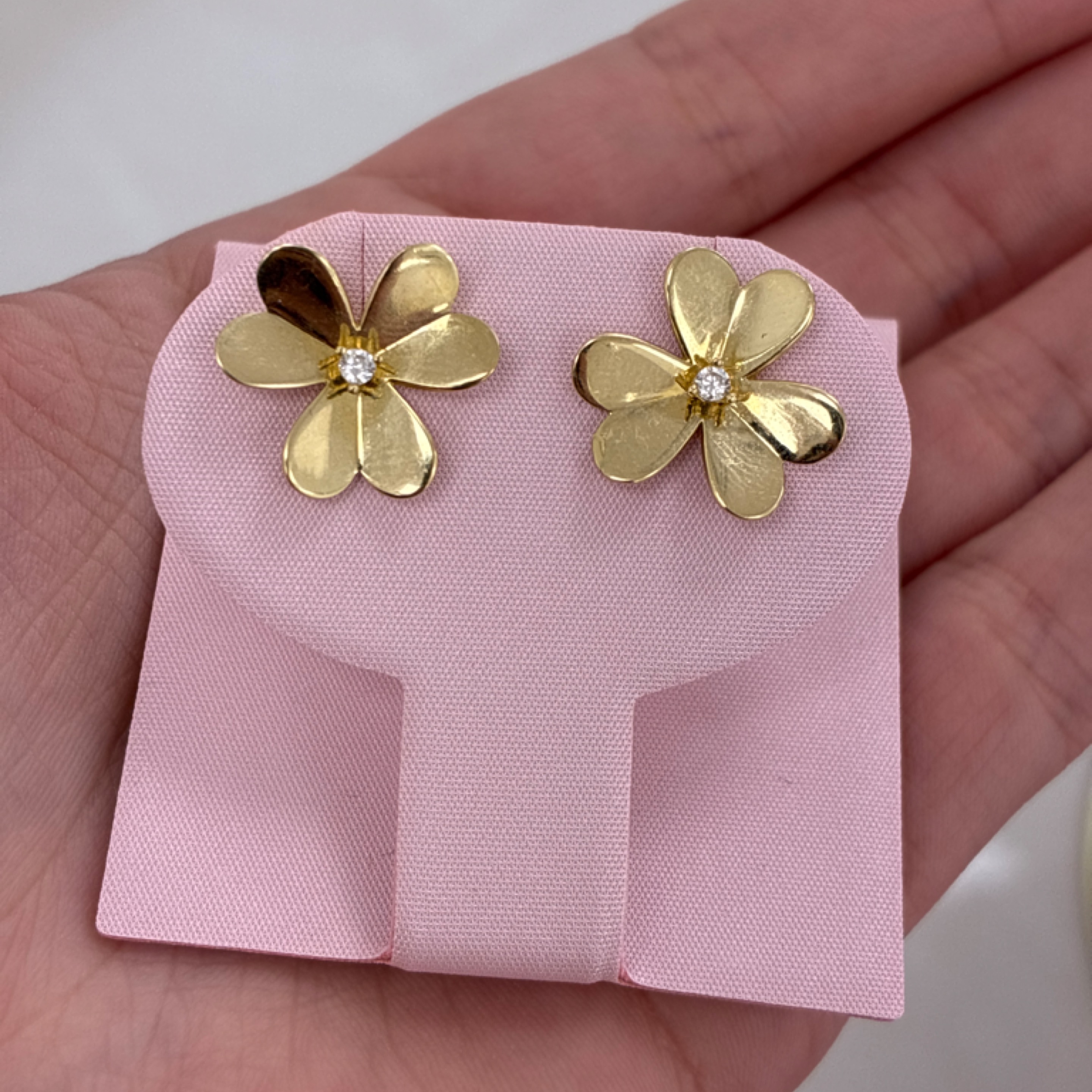 Modern deaf flower earrings 10KT