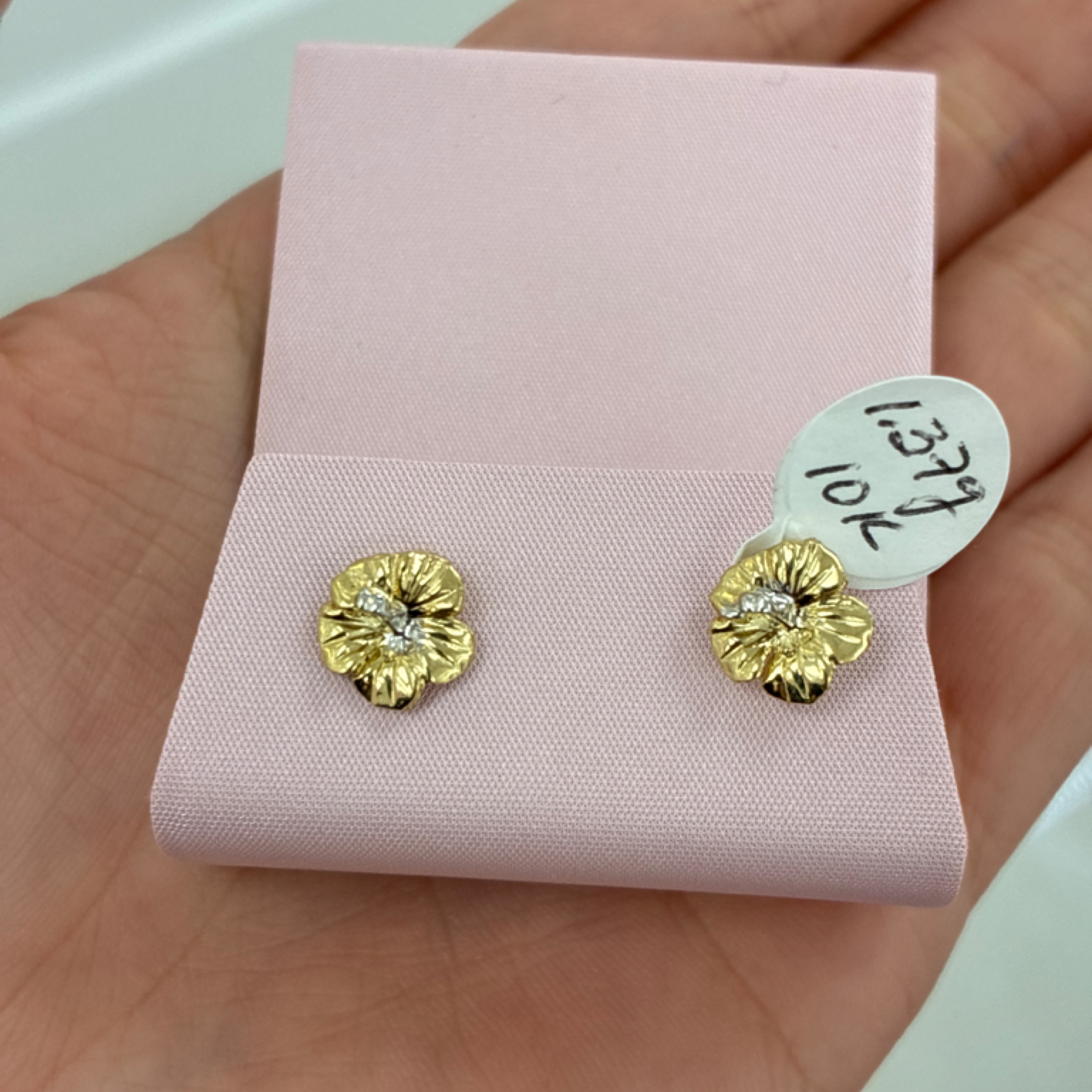 Hibiscos flower earring 10KT