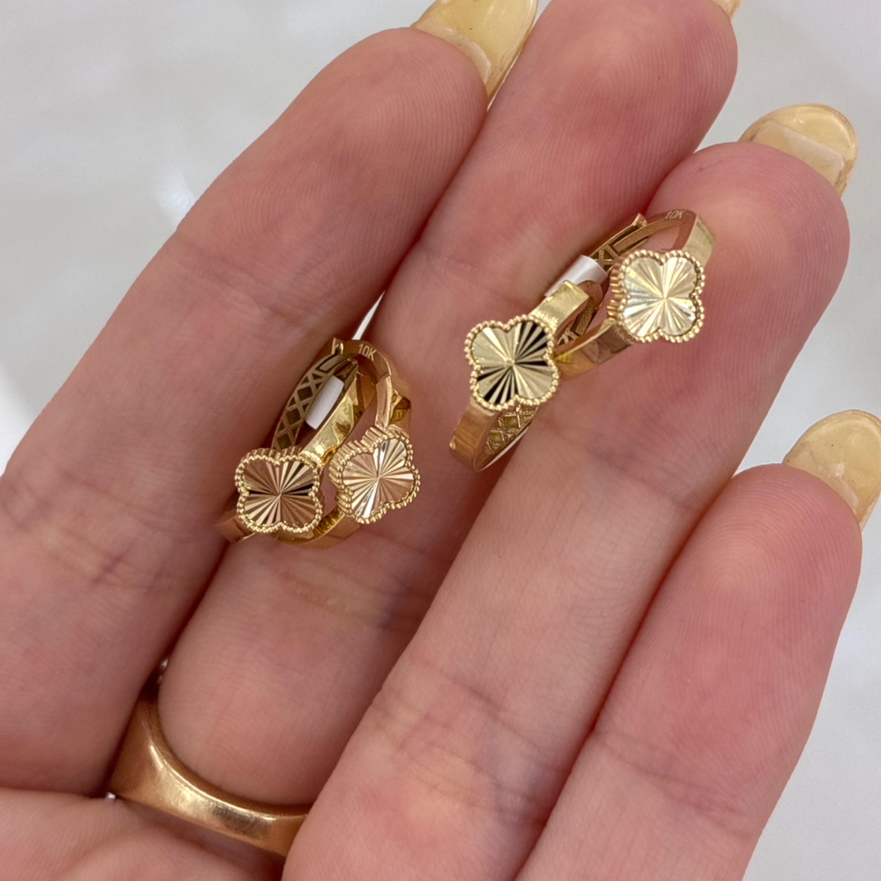 Small golden flower hoop 10KT