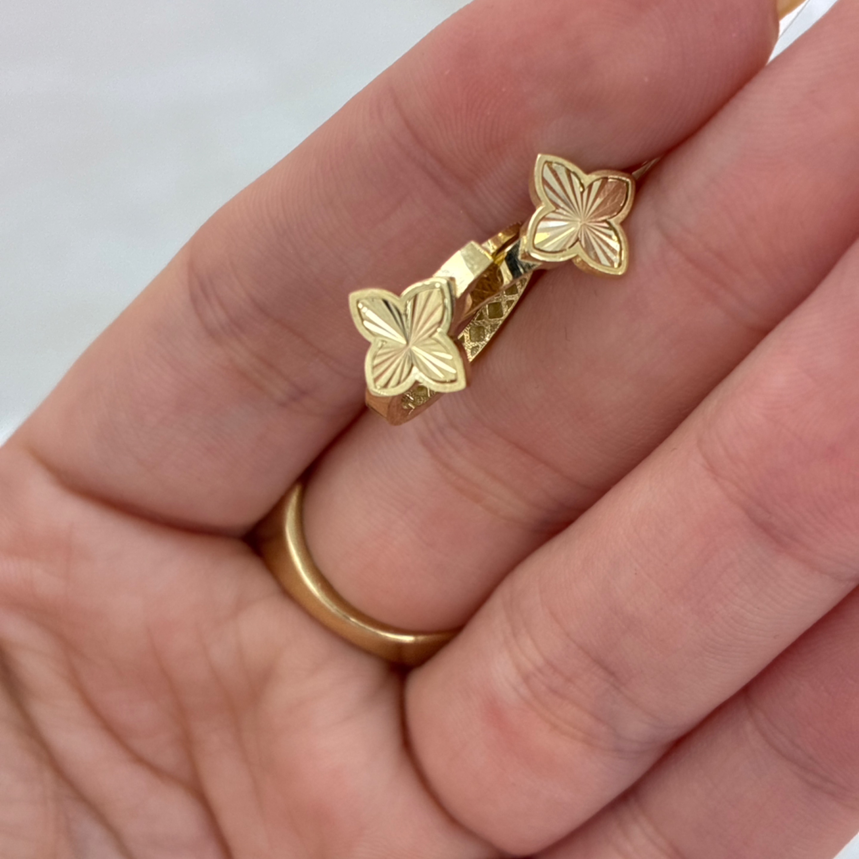Small rings of pointed golden flower 10KT