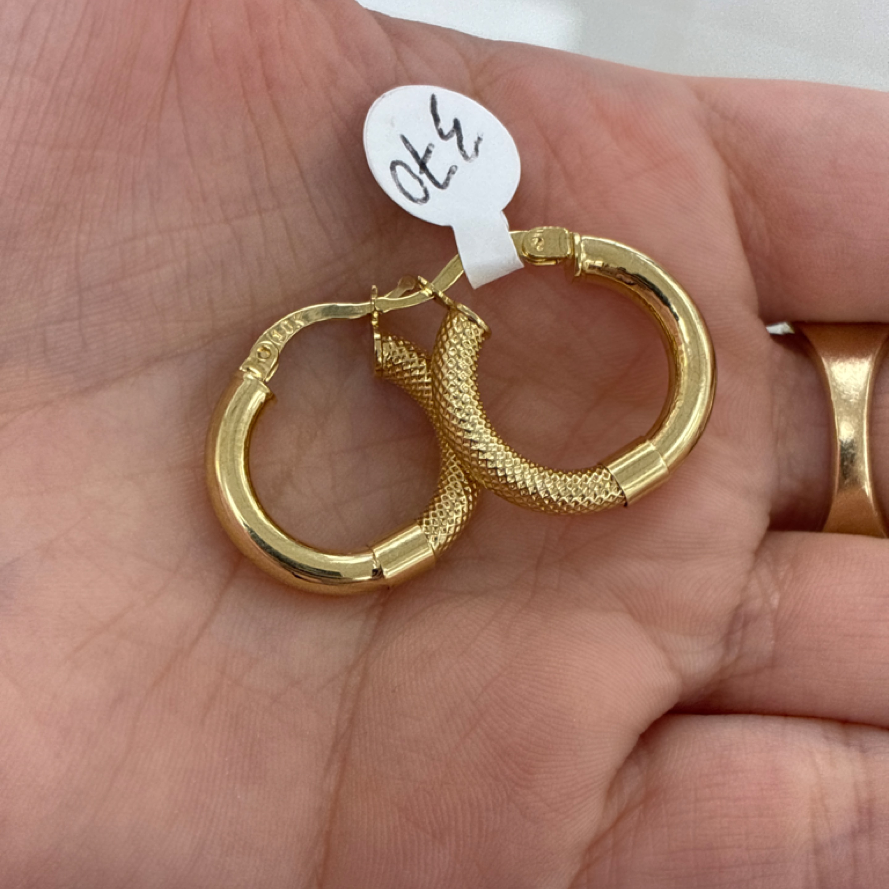  Small hoop of two designs 10KT