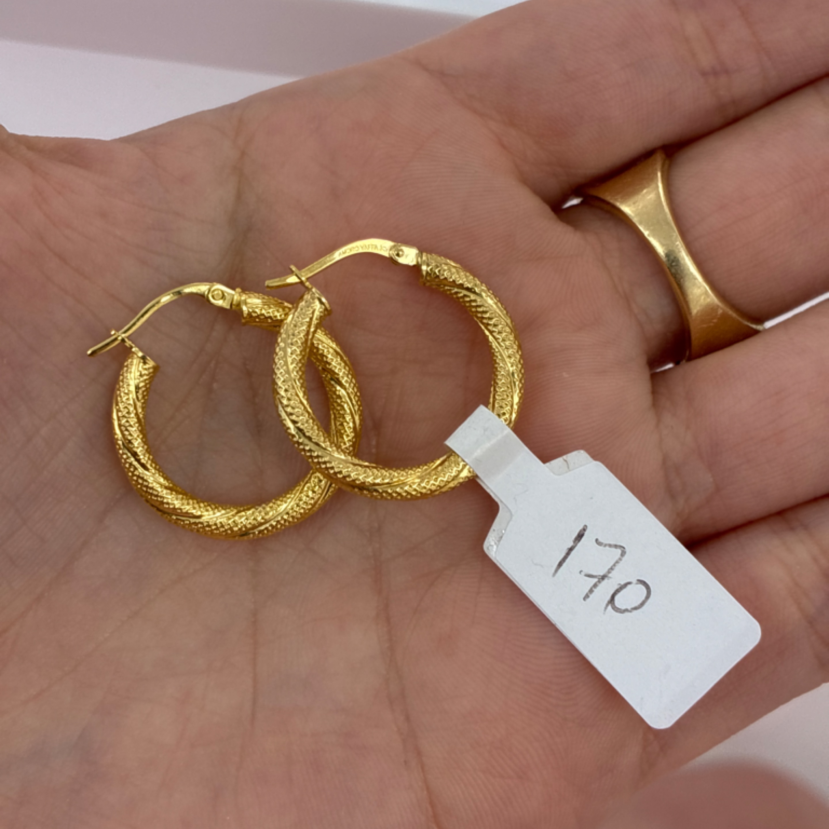 Small Nevadas torzal hoop 10KT