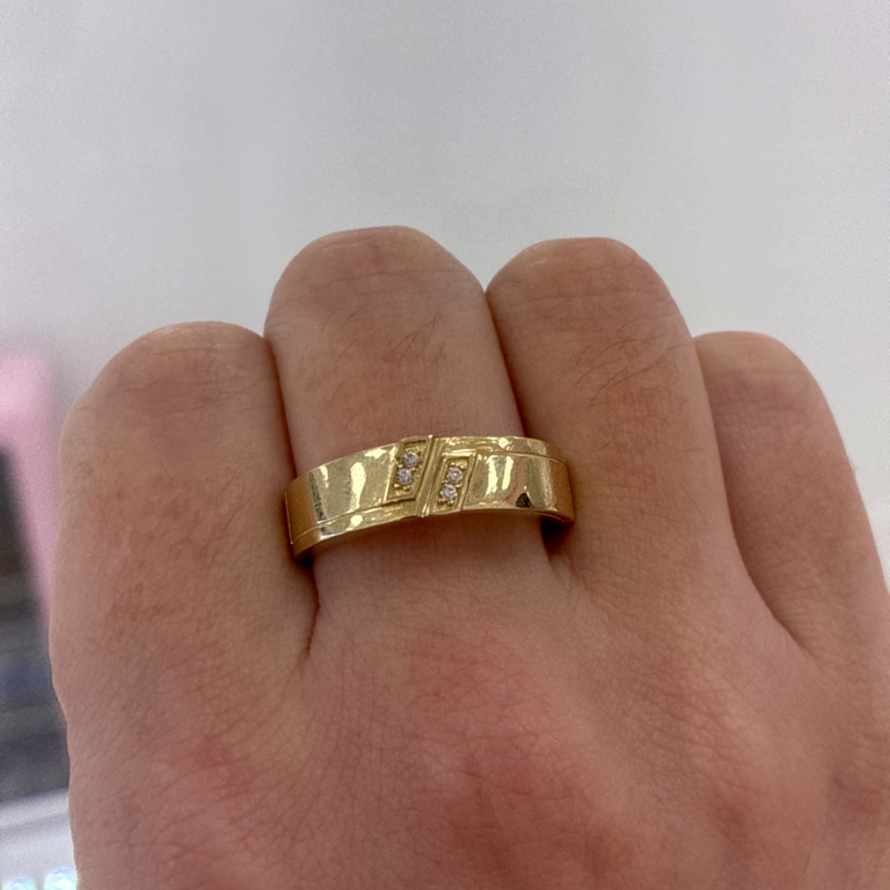 Alliance men ring plain with four ZC 14KT