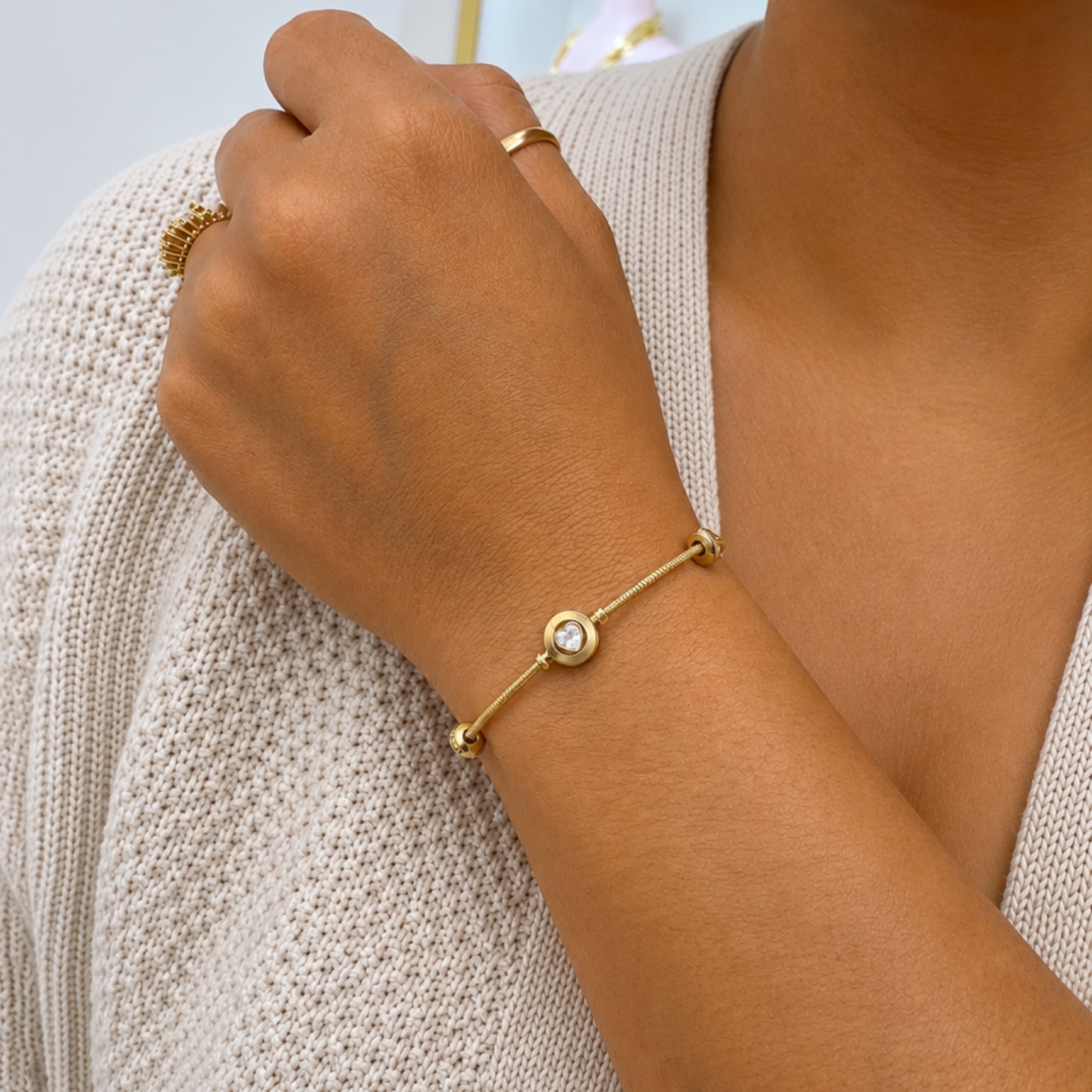Pandra Heart bracelet  7” 10KT