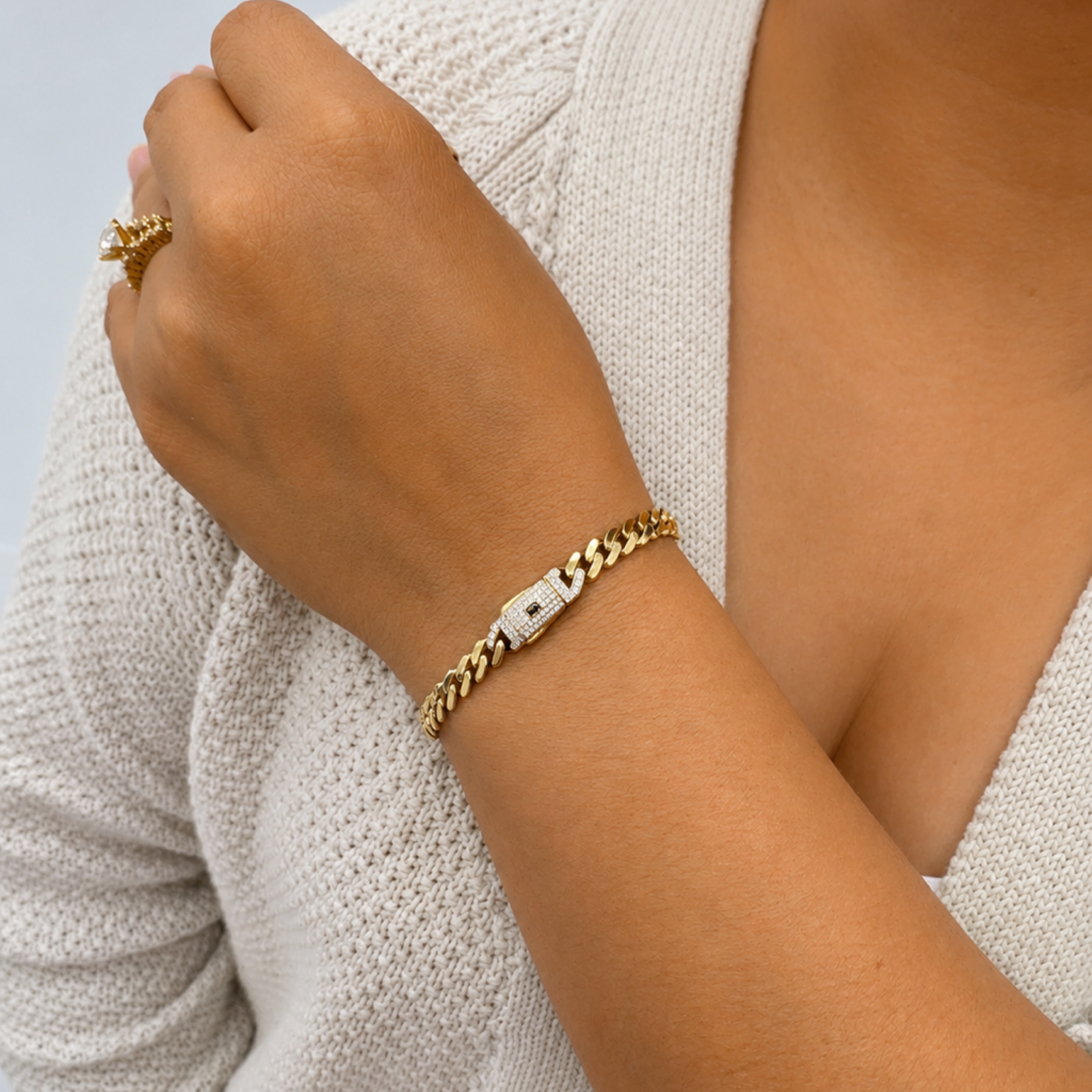 Monaci bracelet semi solid 6mm 10KT