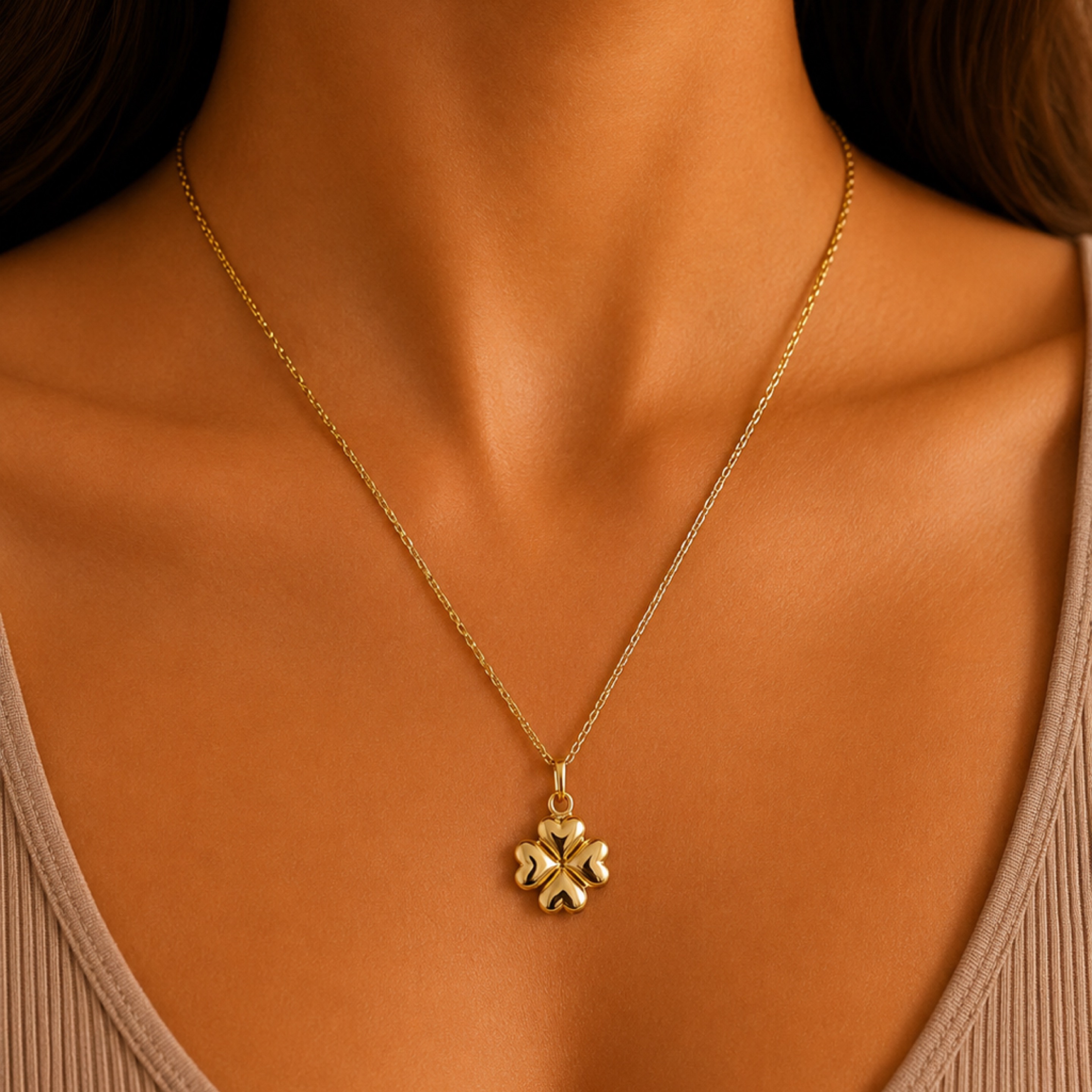 Elegant chain & trébol hearts pendant 14KT
