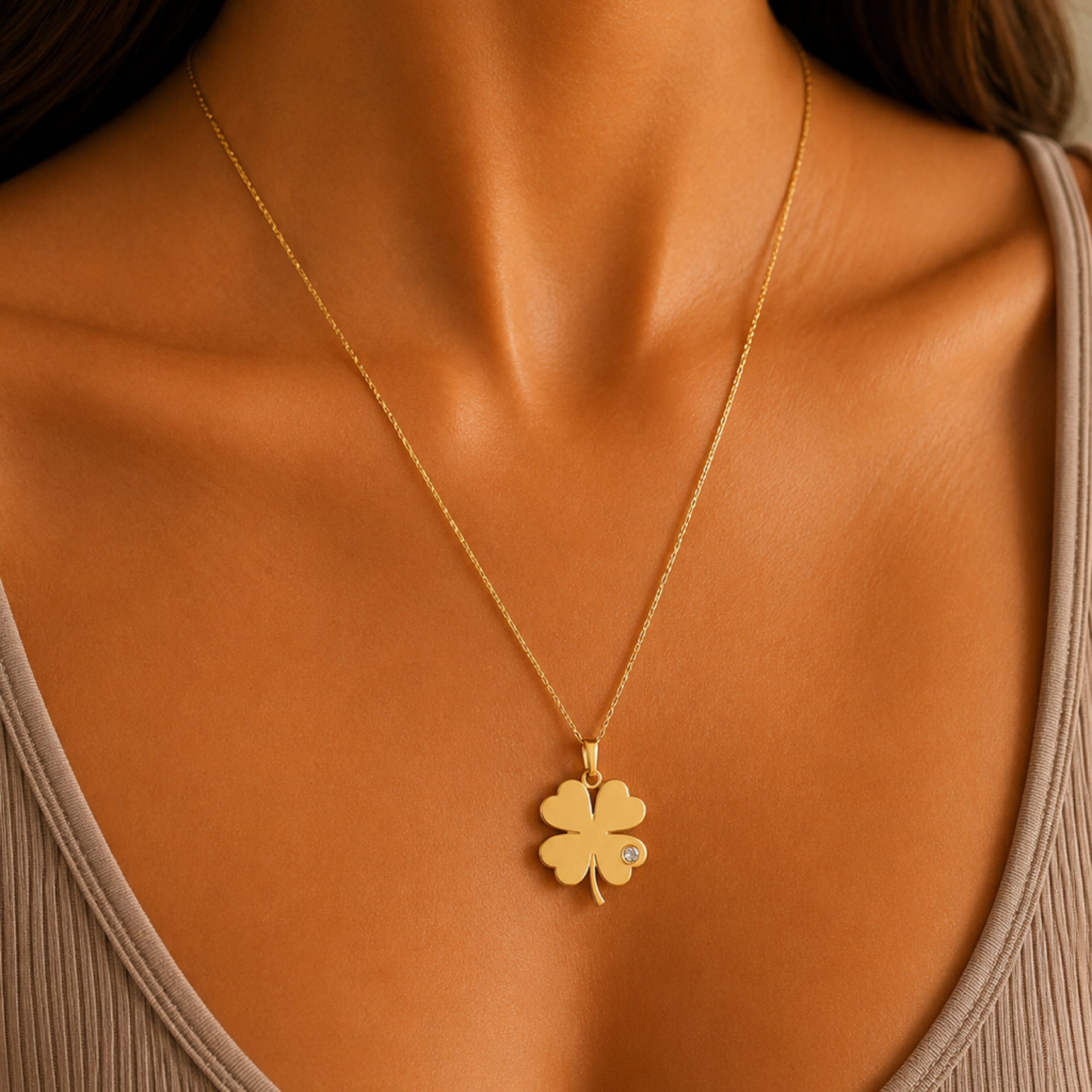 Elegant chain & trébol pendant 14KT