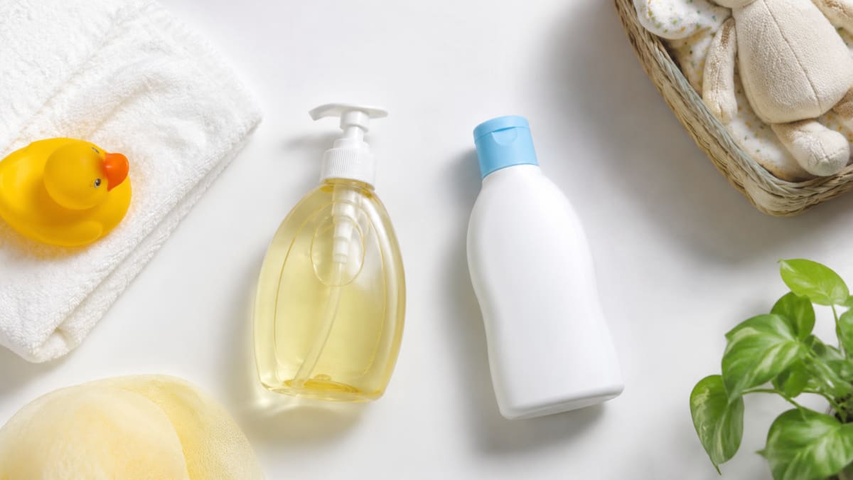 Organic vs Regular Baby Body Wash in India 2026: Mamaearth, The Moms Co & Johnson's Tested
