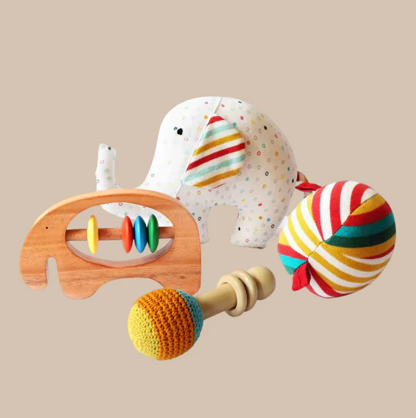 Shumee Wooden Rattles Set
