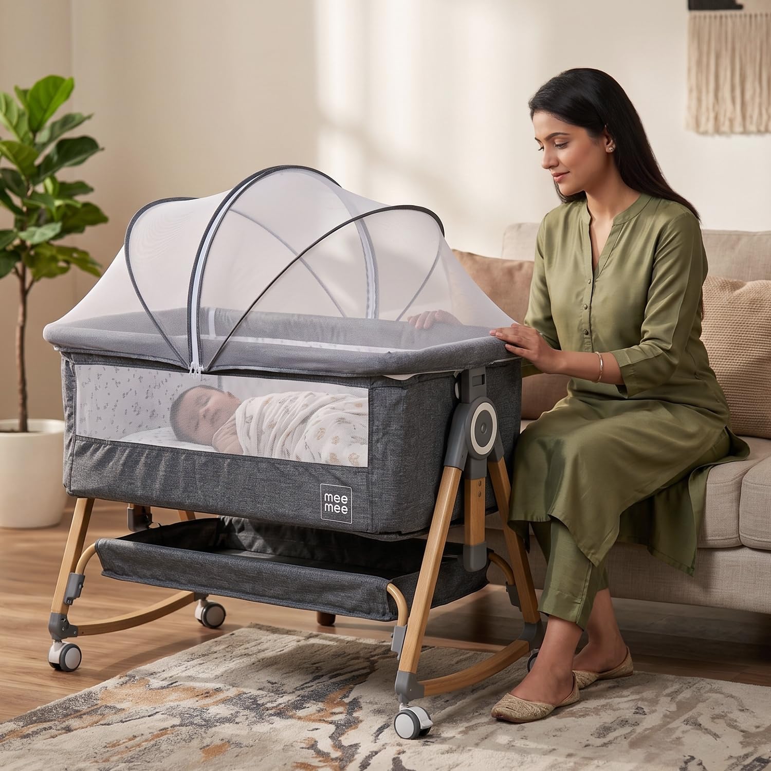 Mee Mee Bedside Bassinet with Wheels