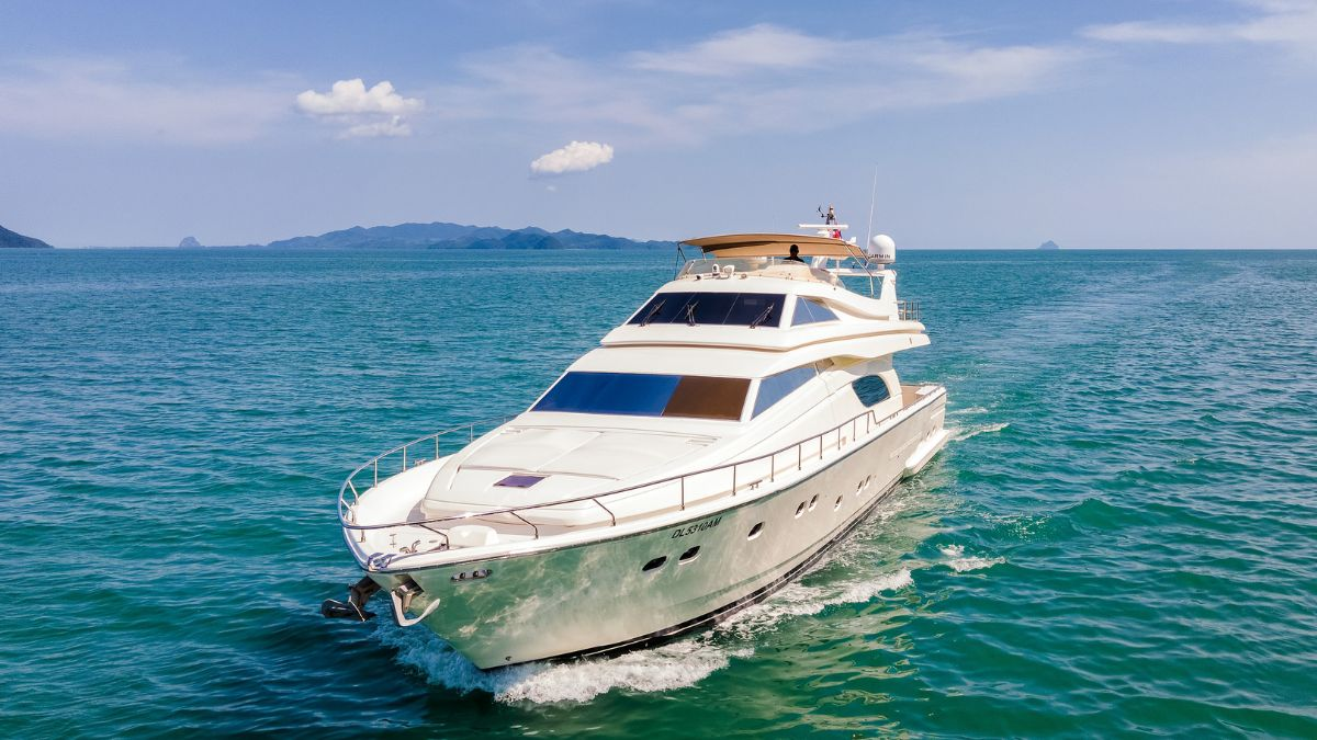 Ferretti 80ft
