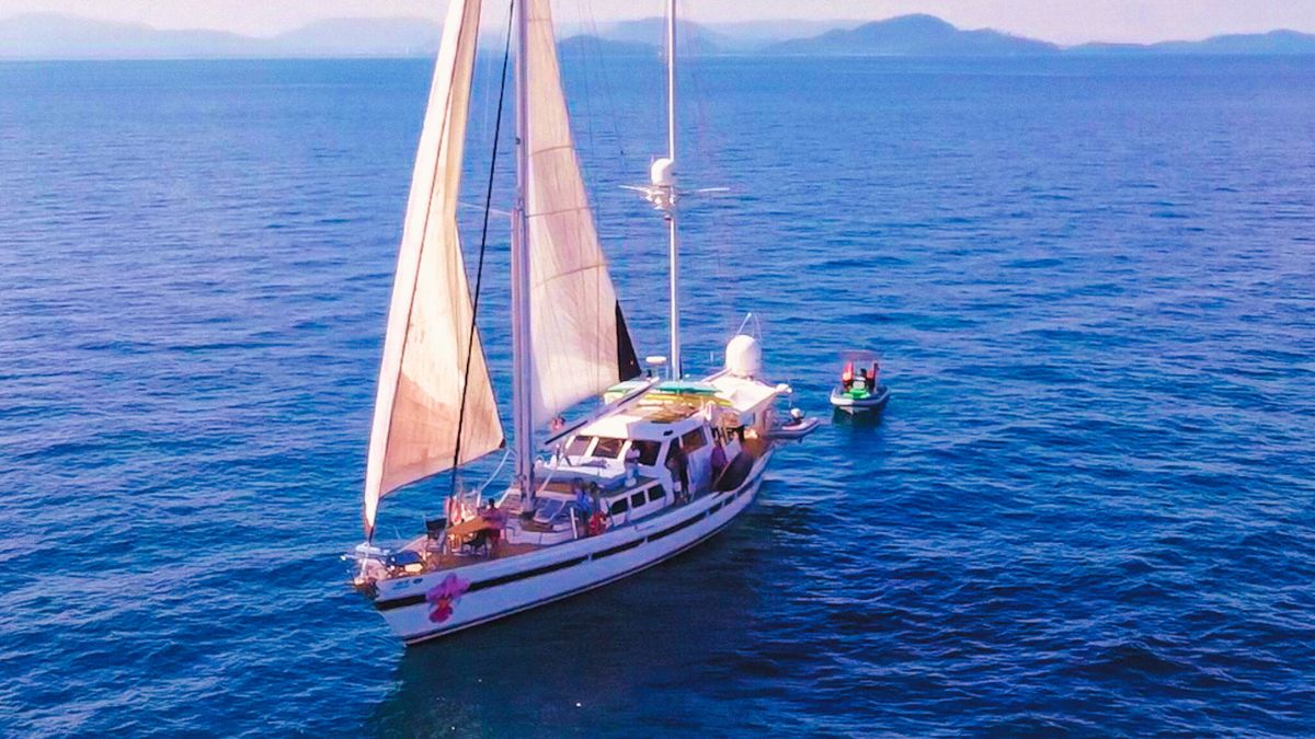 Luxury Sailing Monohull 86 ft
