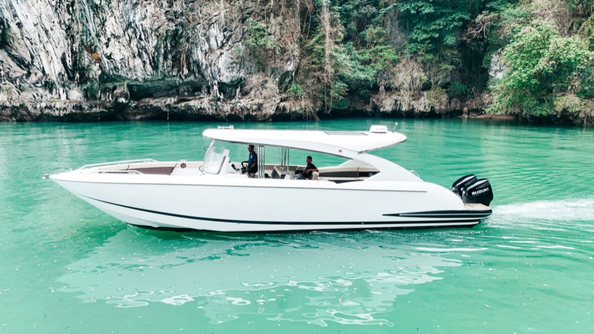 Sport Cruiser 42 ft.