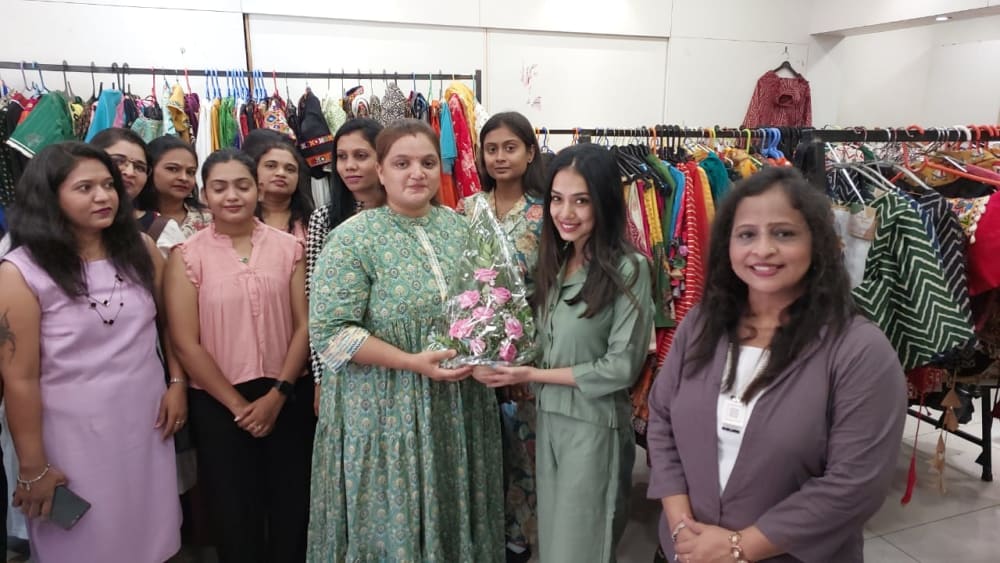 Felicitation with Flowers