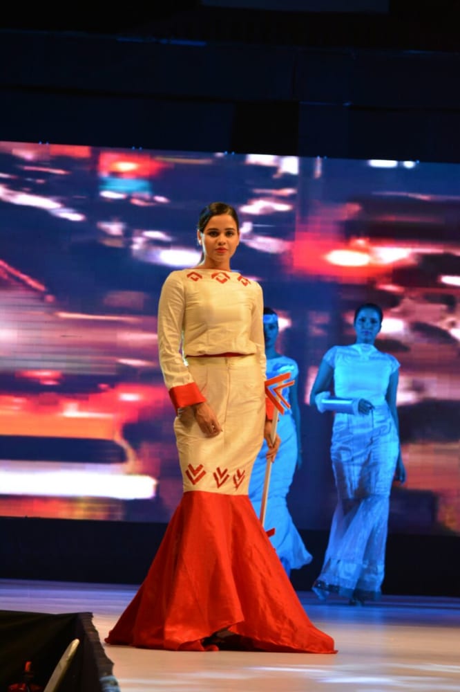 Mermaid-Cut Gown Walk