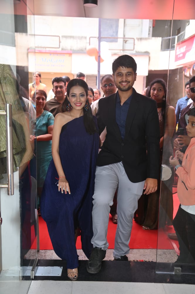 Guests Walking the Red Carpet