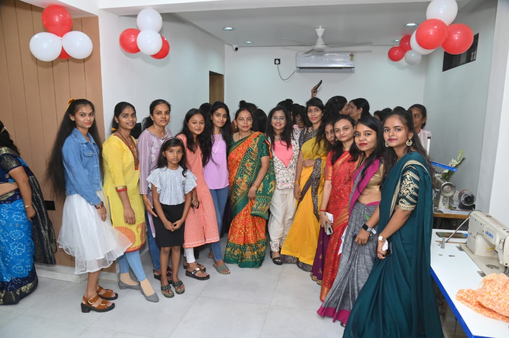 Students & Guests Group Photo
