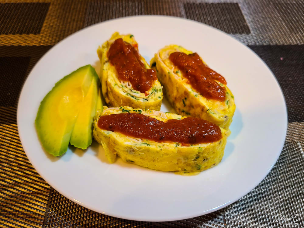 Arrollado de huevo, jamón y queso