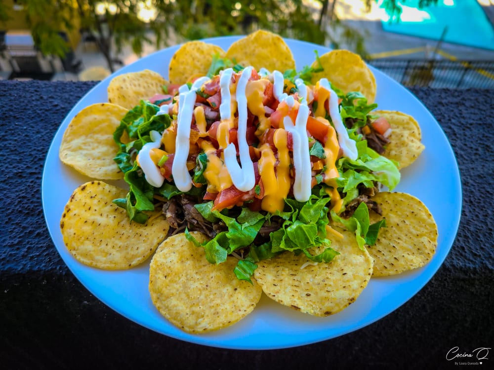 Nachos de carne mechada