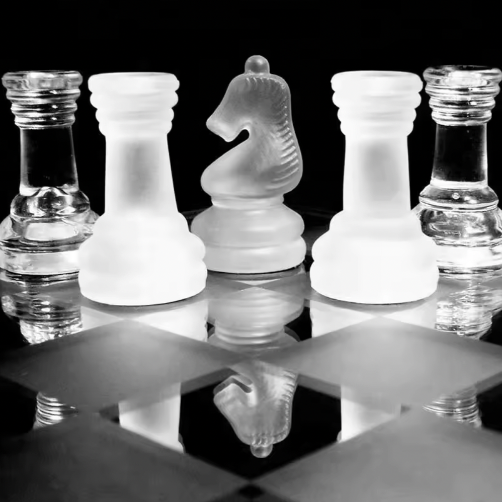 Elegant Glass Chess Set - Modern Design & Luxurious Tactile Experience thumbnail 2
