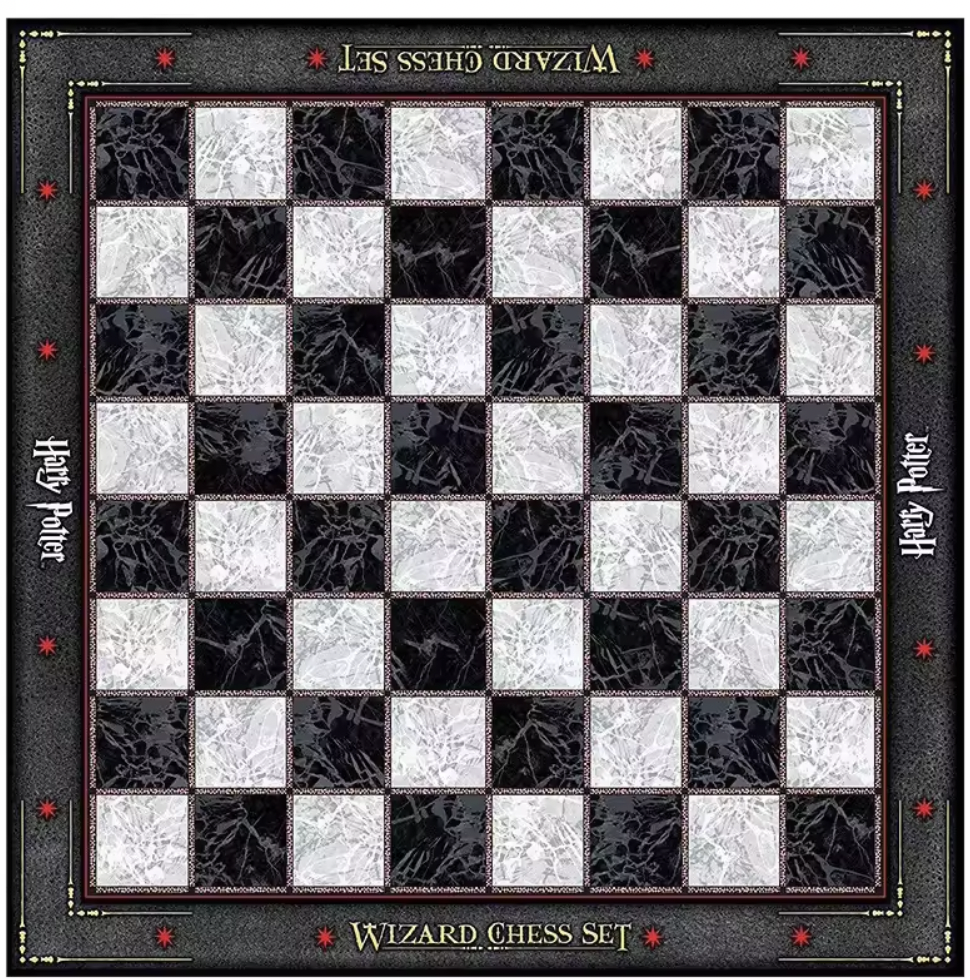 Harry Potter Chess Set thumbnail 4