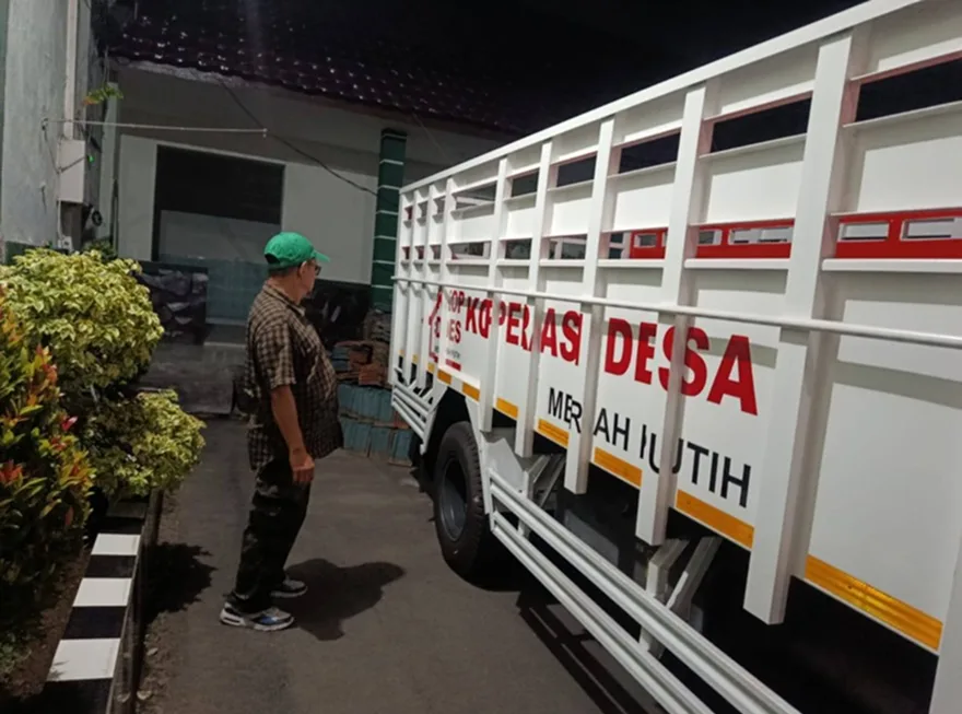 Serah terima unit truk KDMP ( Koperasi Desa Merah Putih ) Martopuro.