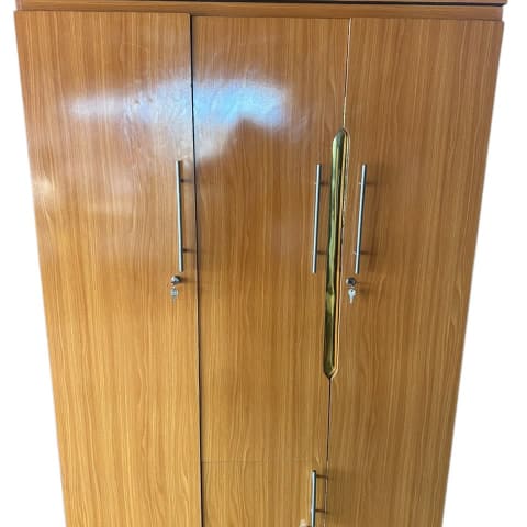 Golden Oak Lockable Wardrobe: 
