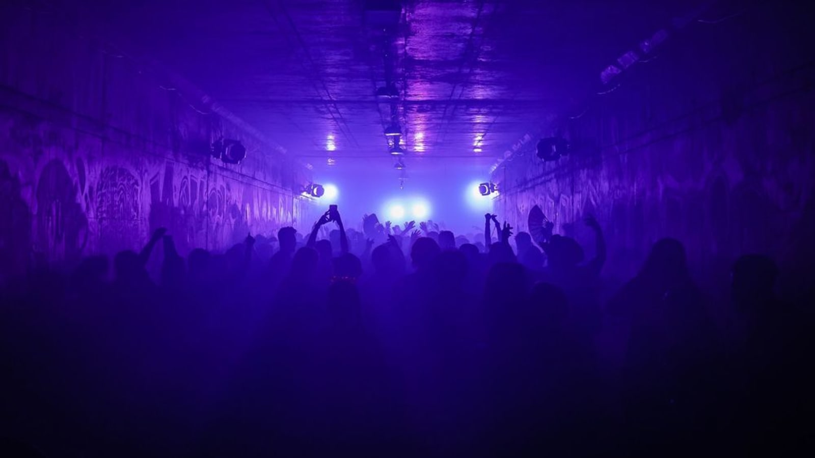 Underground vs Mainstream: Who Actually Wins? What Does “Underground” Mean Anymore?